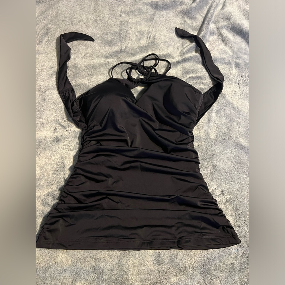 A.Che tankini top